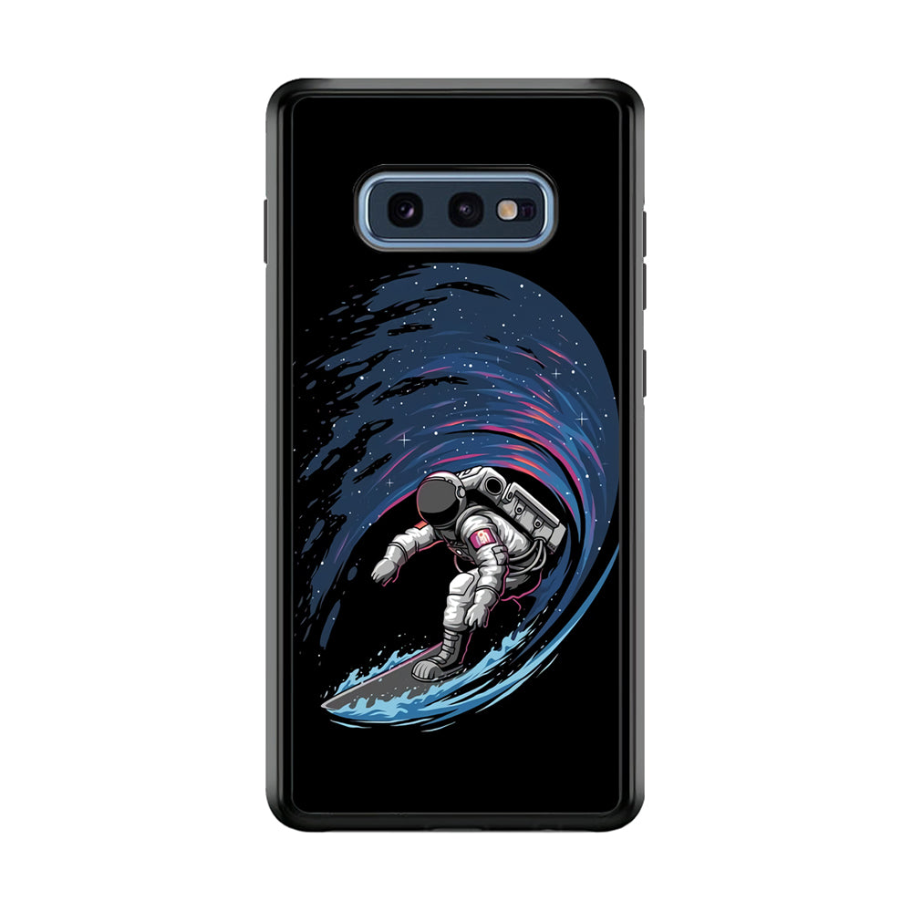 Astronaut Surfing The Sky Samsung Galaxy S10E Case-Phone Case-Rubber Black (2D Case)-Altracase