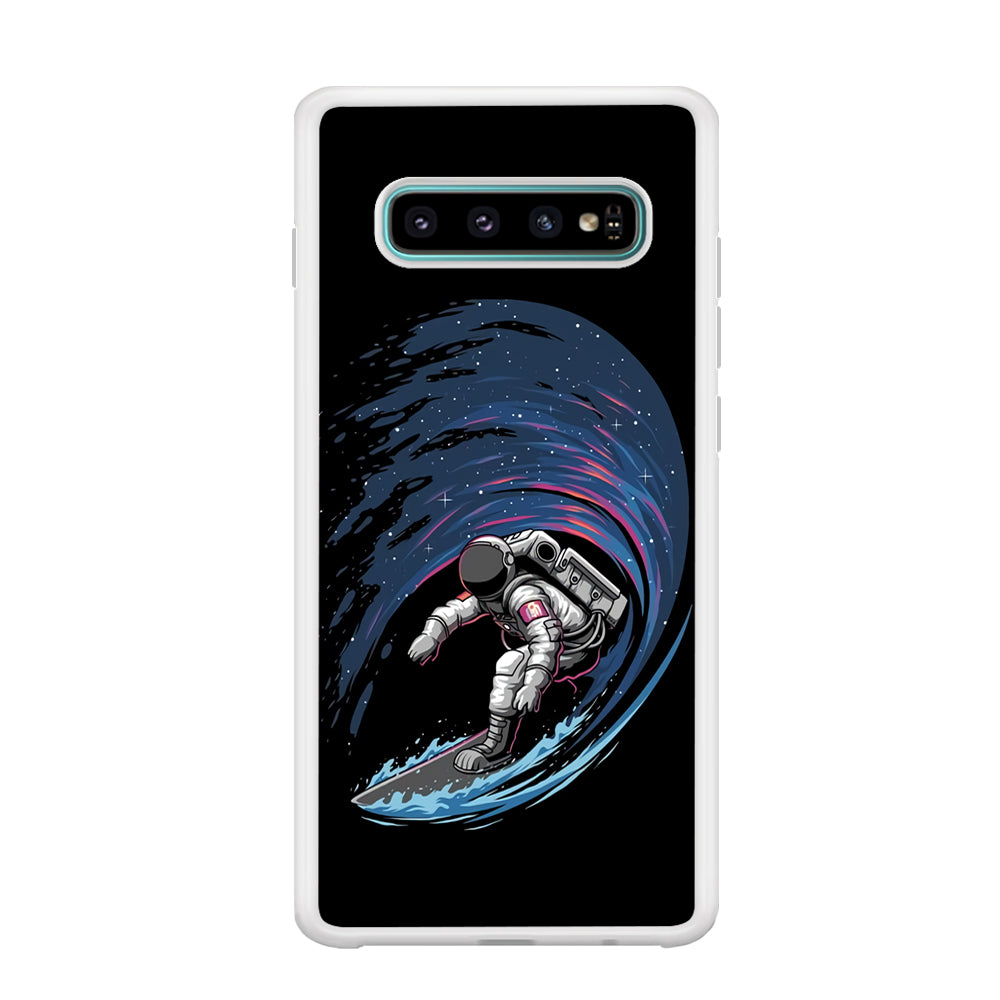 Astronaut Surfing The Sky Samsung Galaxy S10 Case