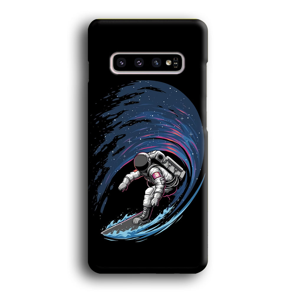 Astronaut Surfing The Sky Samsung Galaxy S10 Case