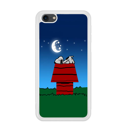 Snoopy Sleeps at Night iPod Touch 6 Case