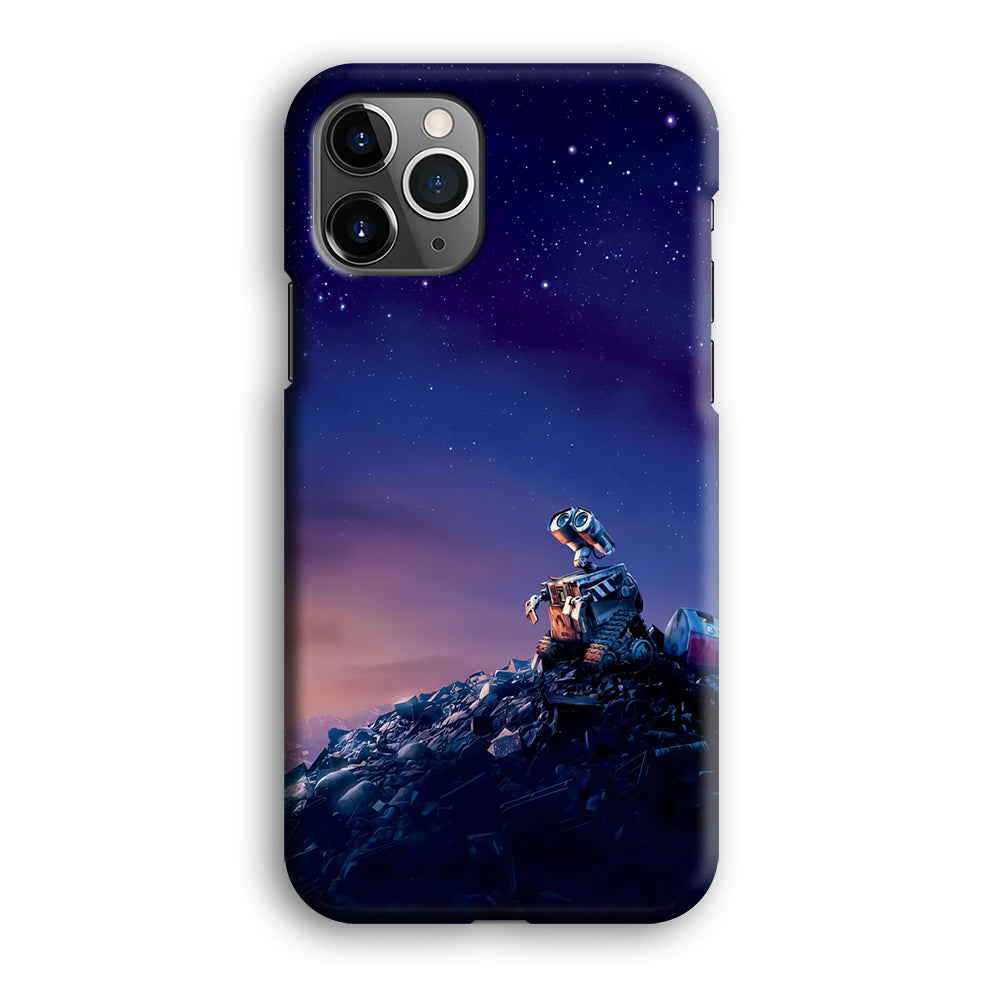 Wall-e Looks Up at The Sky iPhone 12 Pro Case